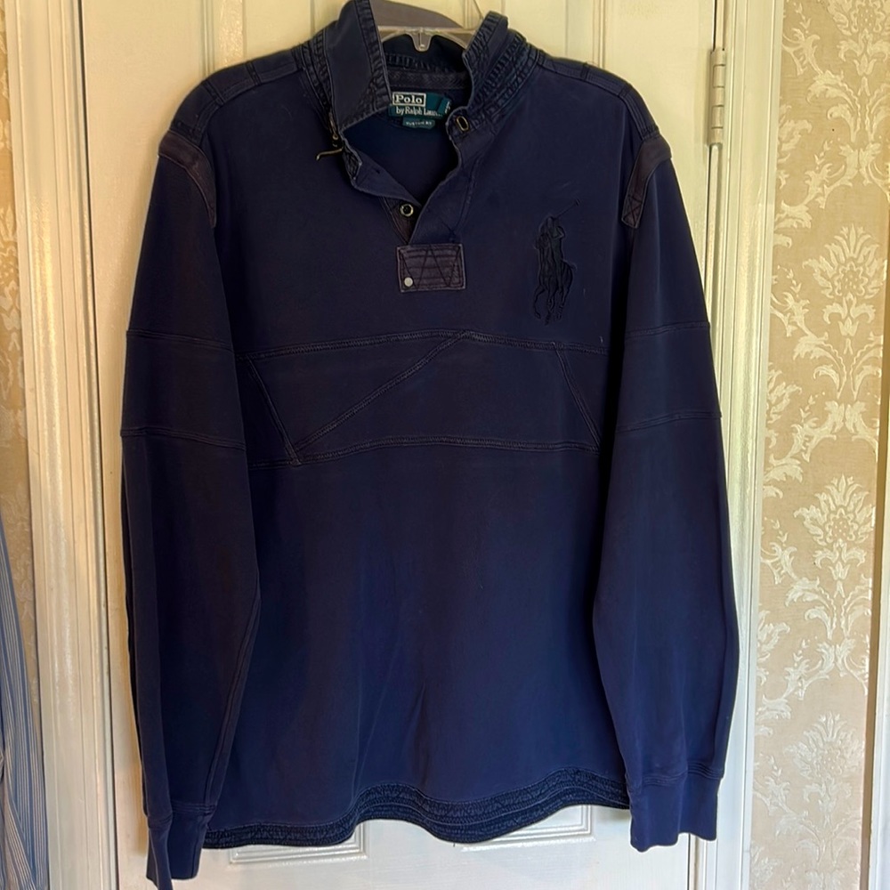 Unique Ralph Lauren pull over, looks great on, no holes or rips.